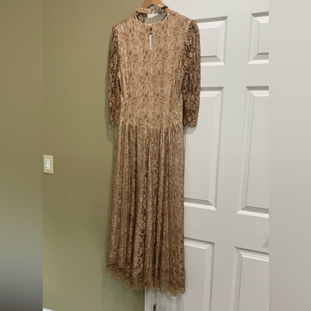 Women gold lace maxi dress size 8 - Picture 8 of 9